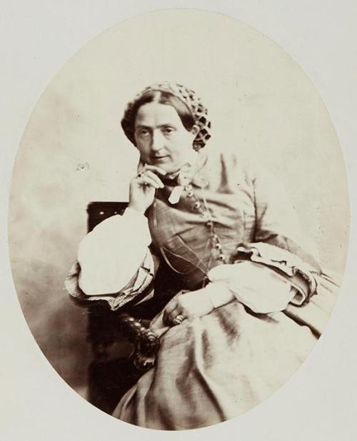 Mme Decorde ovalado