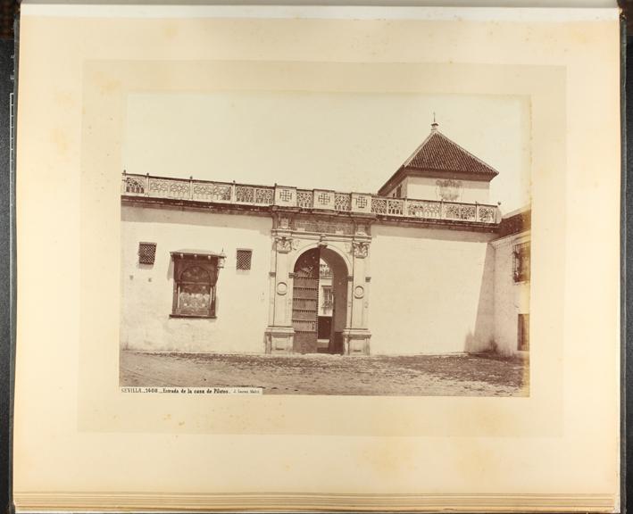 Entrada de la casa de Pilatos.