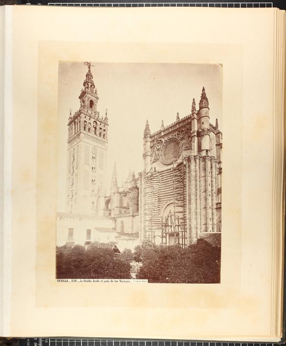 La Giralda desde el patio de los Naranjos.