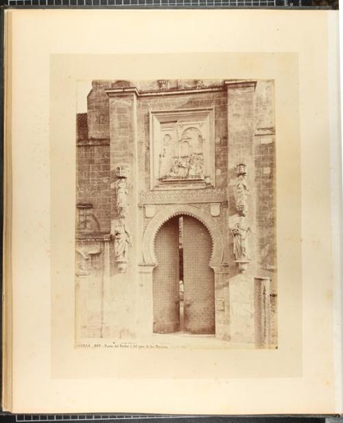 Puerta del Perdon ó del patio de los Narajos.