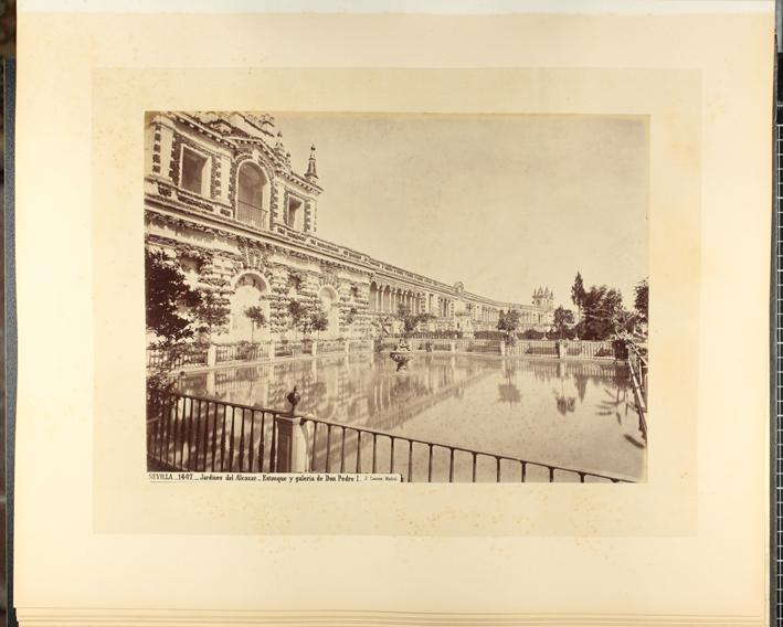 Jardines del Alcazar. Estanque y galería de Don Pedro I.