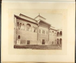 Fachada del palacio del Alcazar.