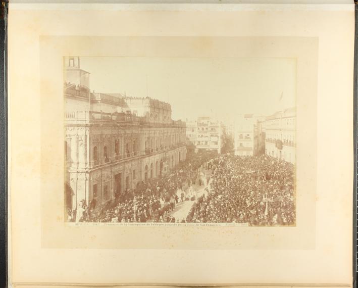 Procesion de la Concepcion de la Virgen pasando por la plaza de San Francisco.