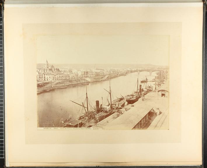 Vista de Triana desde la Torre del Oro.