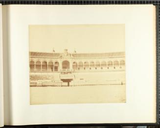 (Interior de la plaza de toros de la Maestranza)