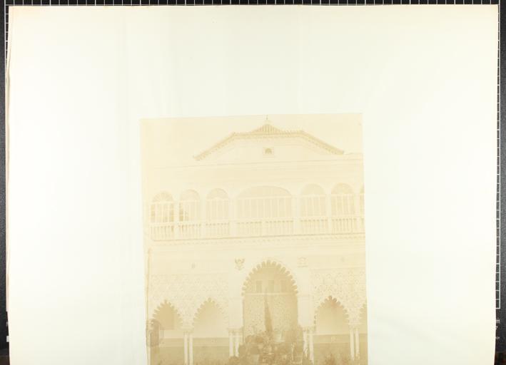 (Patio de las Doncellas en los Reales Alcázares de Sevilla)