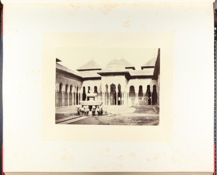 (Patio de los Leones, Alhambra. Granada) (Court of Lions, Alhambra. Granada)