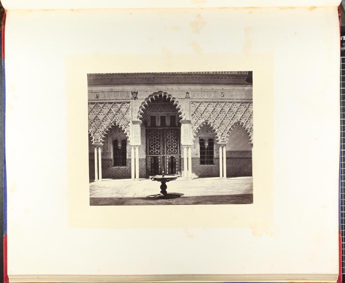 (Puerta del Salón de Embajadores en el Alcázar. Sevilla) (Door of the ambassadors’ hall, at the Alcazar. Seville)