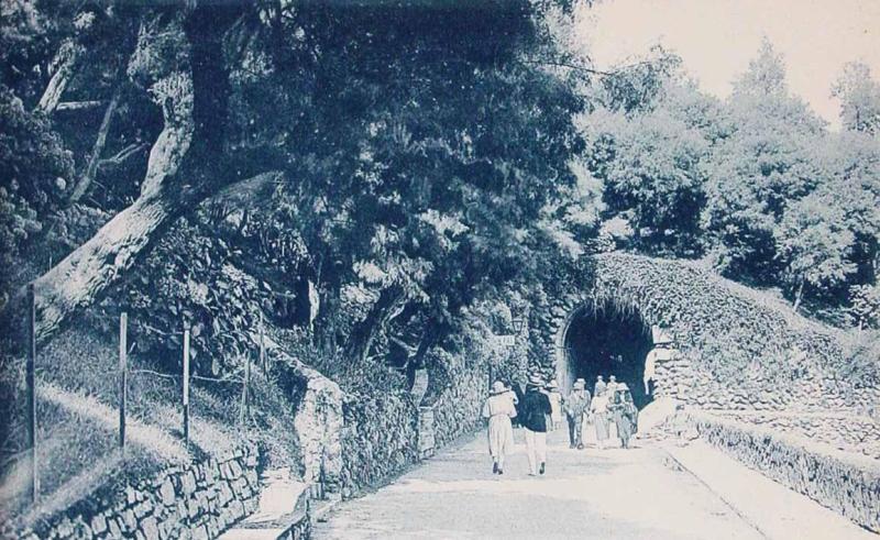 Biarritz. Boulevard des Tamaris et le Tunnel