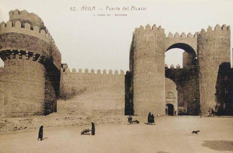 Ávila. Puerta del Alcázar