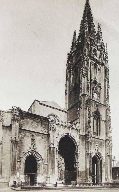 Oviedo. Catedral. Fachada