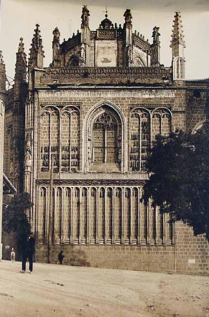 Toledo. Detalle fachada de San Juan de los Reyes