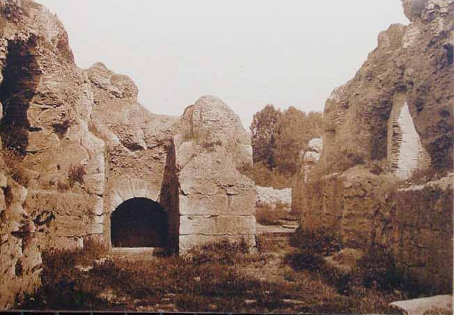 Ruinas de Itálica. Circo Romano. Entrada Podial