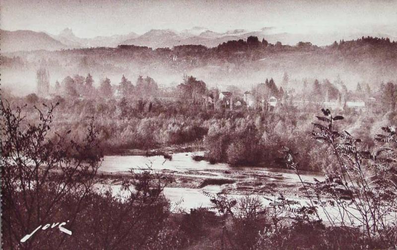 Pau (B.-P.). La chaîne des Pyrénées vue du Boulervard