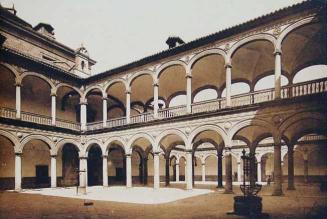 Toledo. Patio del Hospital de San Juan Bautista