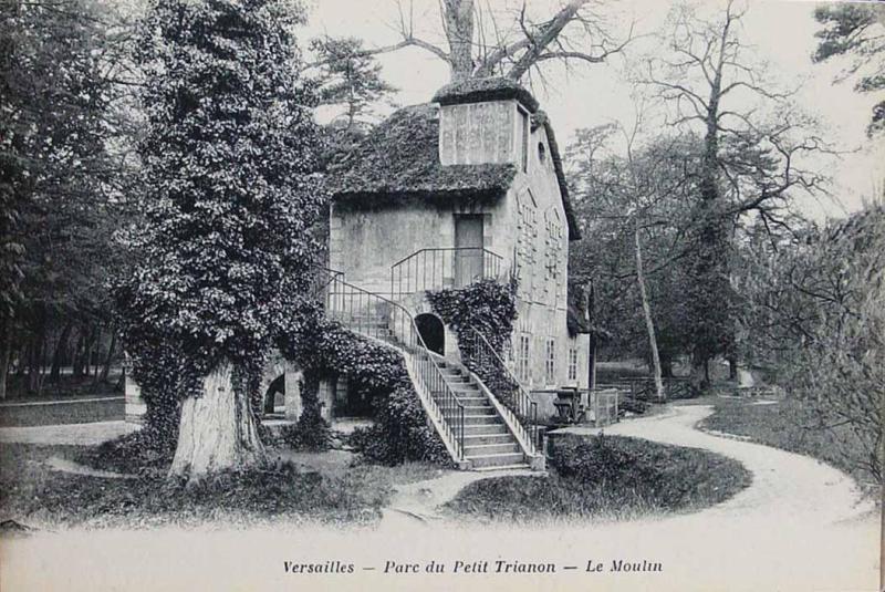 Versailles. Parc du Petit Trianon. Le Moulin