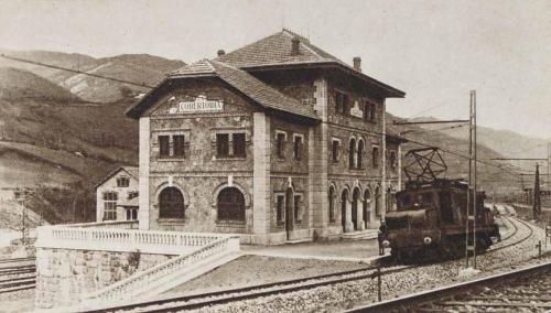 Caminos de Hierro del Norte de España. Estación de La Cobertoria (Línea de Asturias)