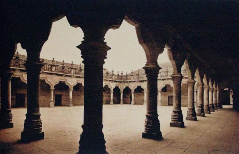 Salamanca. Escuelas Menores. Claustro