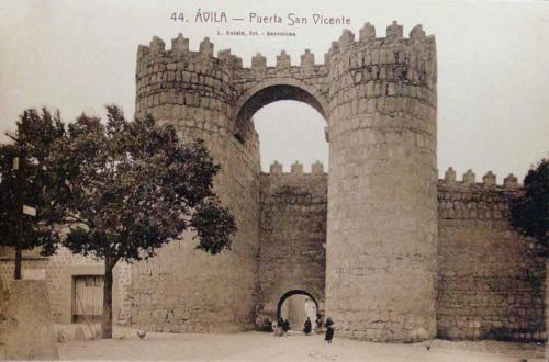 Ávila. Puerta San Vicente