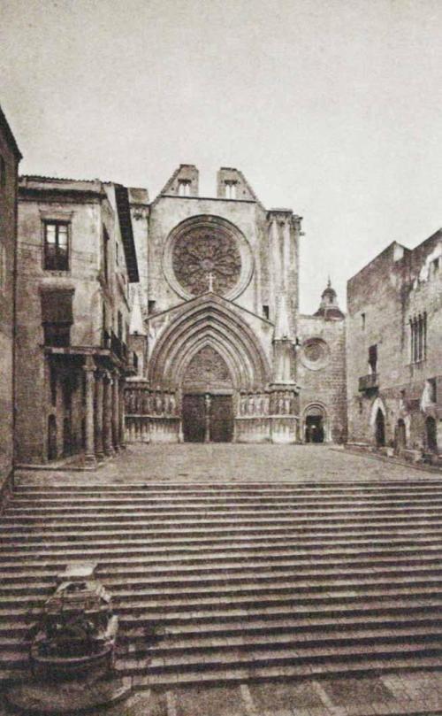 Tarragona. Catedral: Façana i Plaça