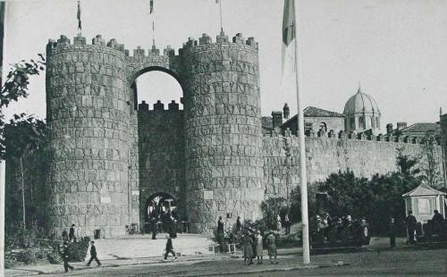 Puerta de Ávila (Pueblo Español. Exposición Internacional de Barcelona)