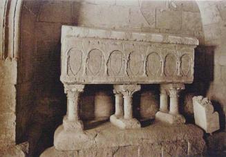 Salamanca. Catedral Vieja (1100). Claustro. Sepulcro romano