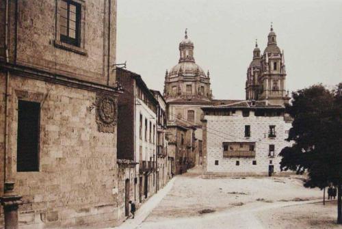 Salamanca. Plaza del Colegio Viejo