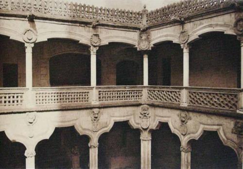 Salamanca. Patio de la Casa de las Conchas