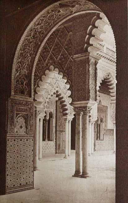 Sevilla. Alcázar. Patio de las Doncellas desde el Salón de Embajadores