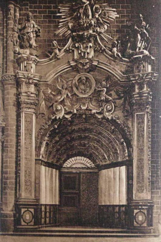 Zaragoza. La Seo. Puerta de la Sacristía (Siglo XVI)