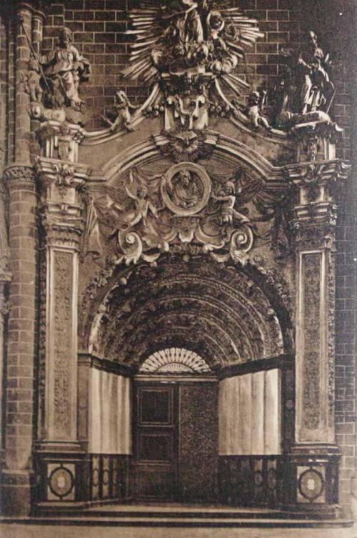 Zaragoza. La Seo. Puerta de la Sacristía (Siglo XVI)