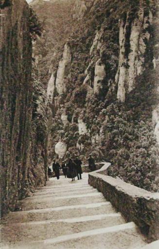 Montserrat. Camino de la Santa Cueva