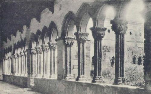 Convento de Santa María de Nieva. Segovia. Interior del claustro de procesiones