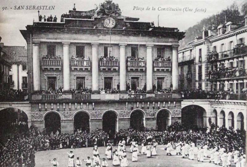 San Sebastián. Plaza de la Constitución (Une fiesta)