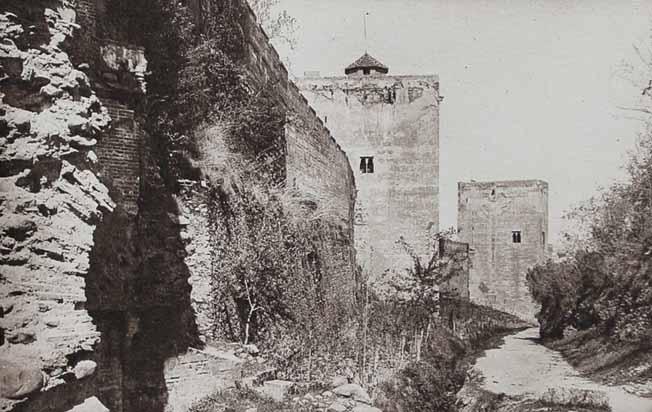 Granada. Alhambra. Torres de las Infantas y de la Cautiva