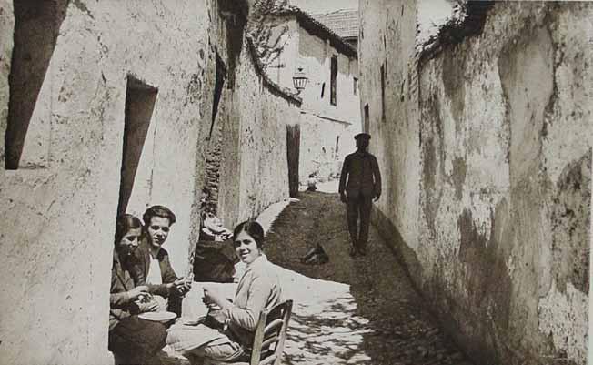 Granada. Albaicín. Calle Típica