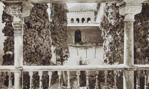 Granada. Alhambra. Patio de la Reja