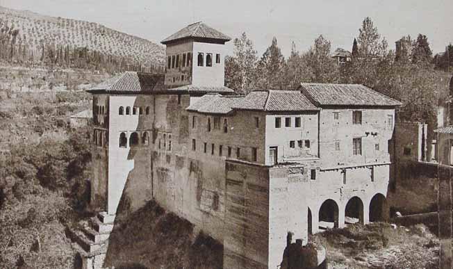 Granada. Alhambra. Torre de las Damas desde la Torre del Peinador