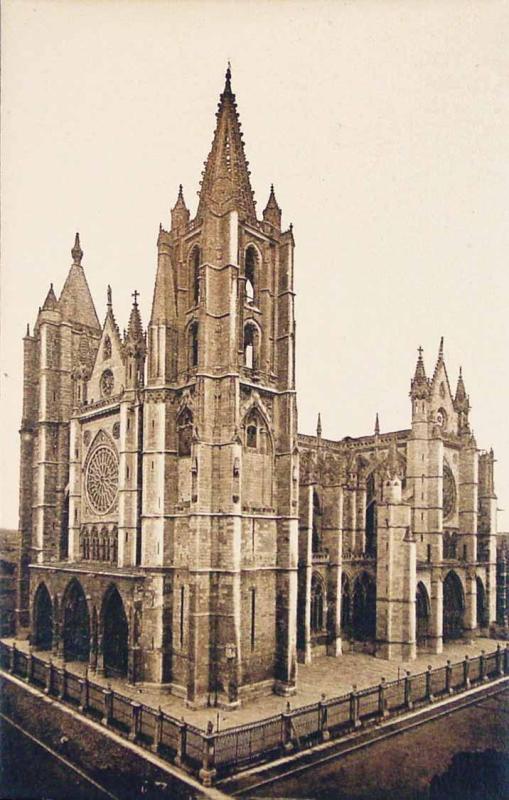 León. Catedral (Siglo XII). Fachadas Sur y Poniente