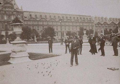 (Vista del Museo del Louvre)