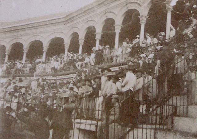 (Corrida de toros en Sevilla)