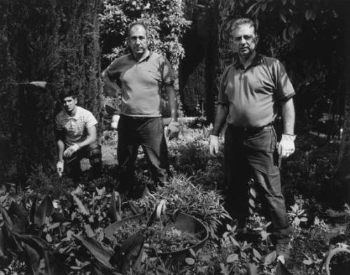 Pedro Lozano y José Antonio Gamarra con un estudiante en prácticas, Jardines Nuevos