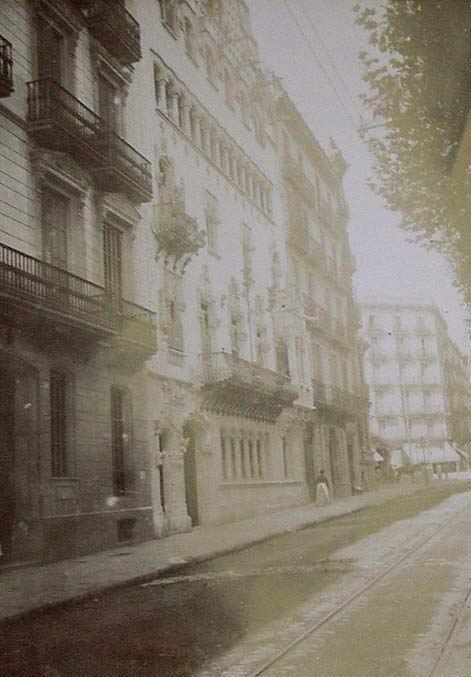 (Calle de una ciudad)