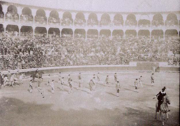 (Corrida de Toros)