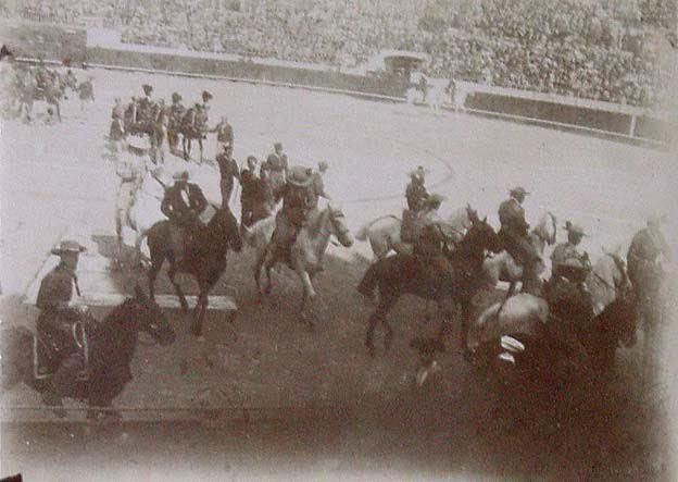 (Inauguración de la plaza de Barcelona)