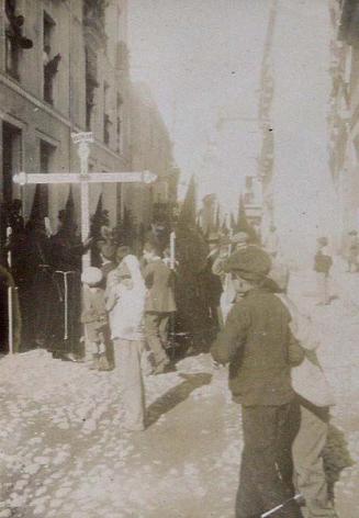 Cruz de Guía de la cofradía de la Carretería en la procesión de Viernes Santo de Sevilla