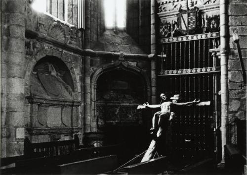 Cristo en el interior de una iglesia