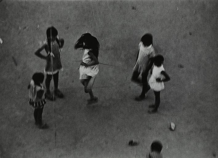 Niñas jugando. UVA Fuencarral