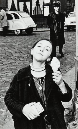 Niña con helado. Paris