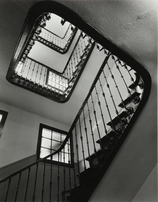 Escaleras en el interior de un edificio